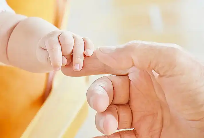 Der Einfluss des Muttertiers auf das musikalische Verständnis eines Babys